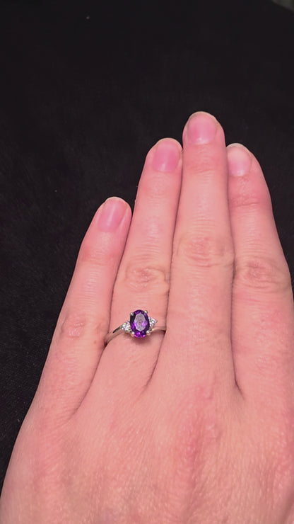 14k White Gold Fashion Ring with Amethyst and Diamonds